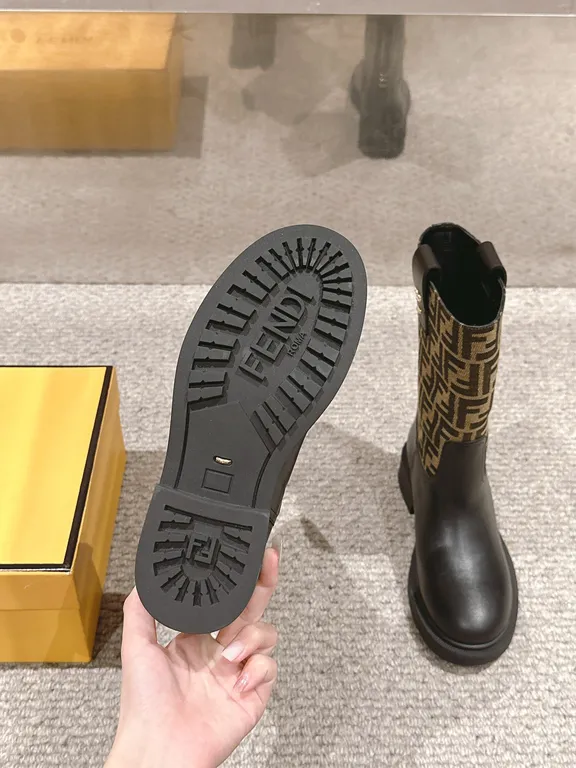 Fendi Shoe 